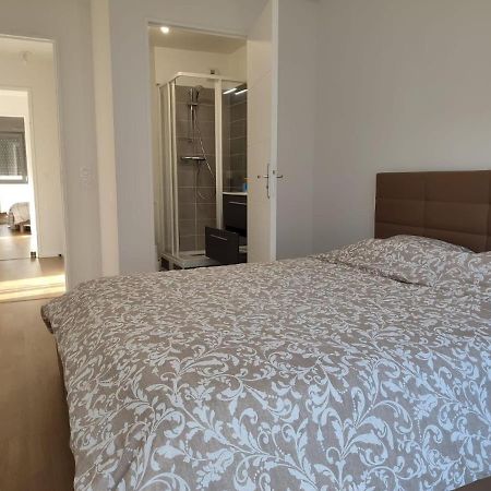 Chambre Privee Dans Un Nouvel Appartement Partage Pres De Paris Avec Parking Gratuit Шевили-Лару Екстериор снимка
