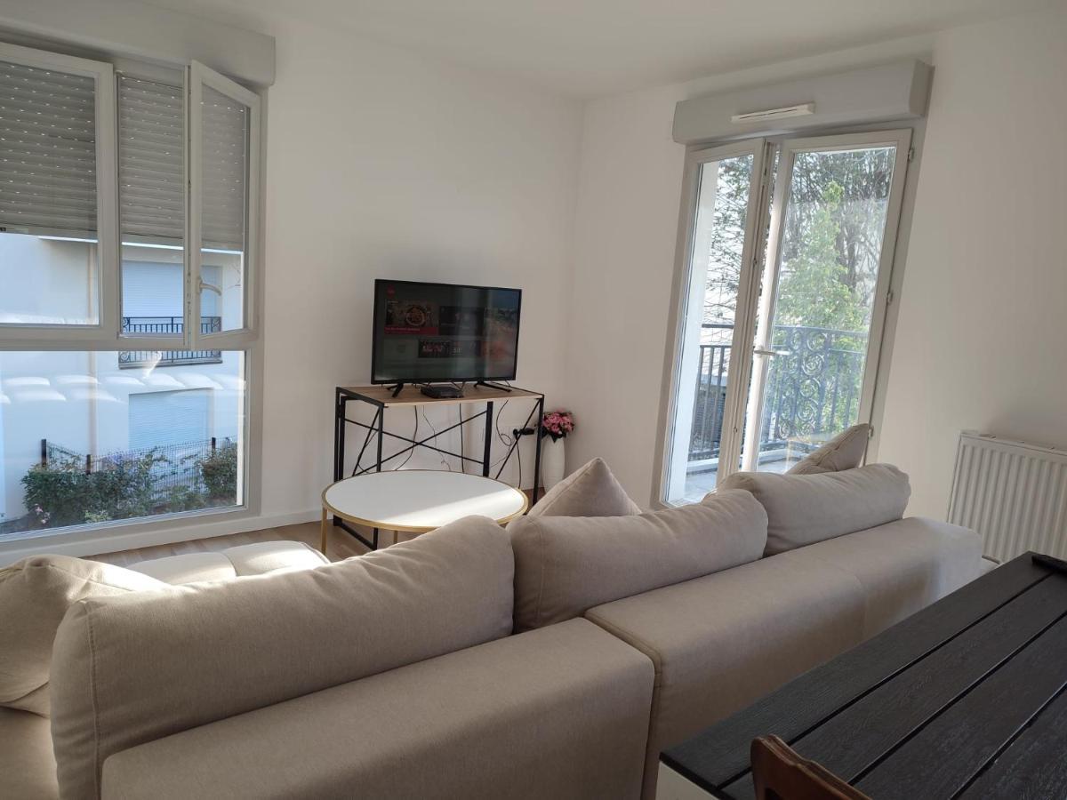 Chambre Privee Dans Un Nouvel Appartement Partage Pres De Paris Avec Parking Gratuit Шевили-Лару Екстериор снимка