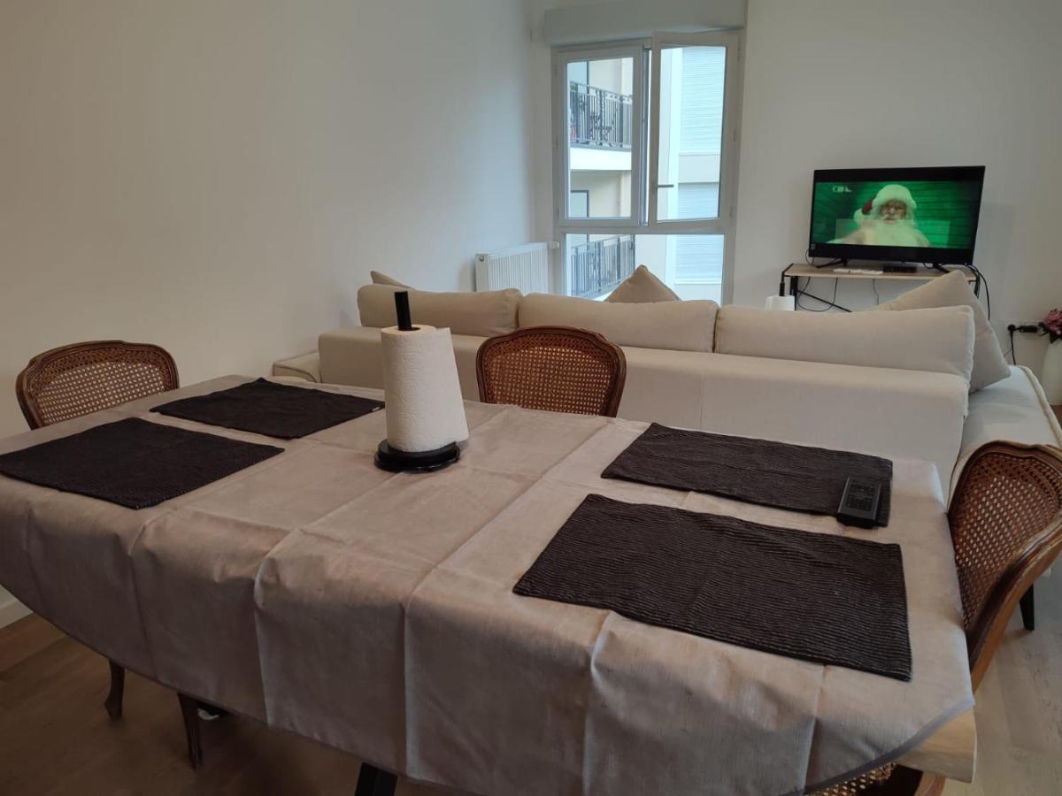 Chambre Privee Dans Un Nouvel Appartement Partage Pres De Paris Avec Parking Gratuit Шевили-Лару Екстериор снимка