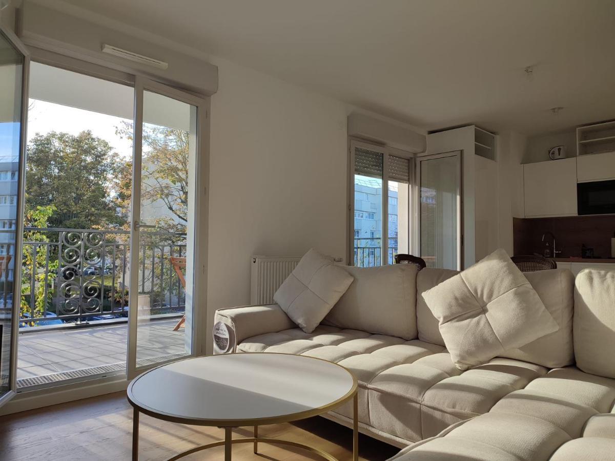 Chambre Privee Dans Un Nouvel Appartement Partage Pres De Paris Avec Parking Gratuit Шевили-Лару Екстериор снимка